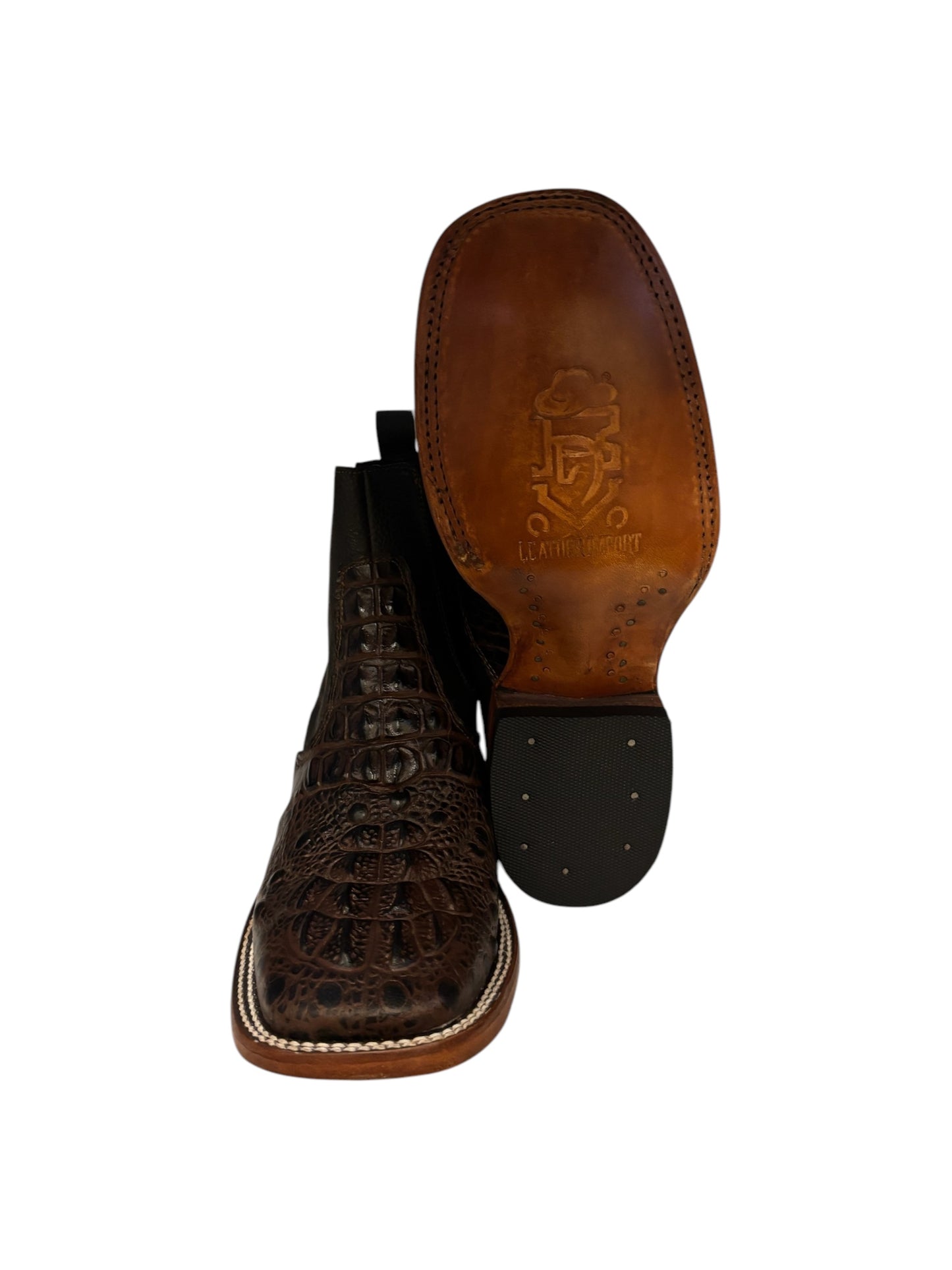 Botin De Coccodrillo nuca grabado cafe